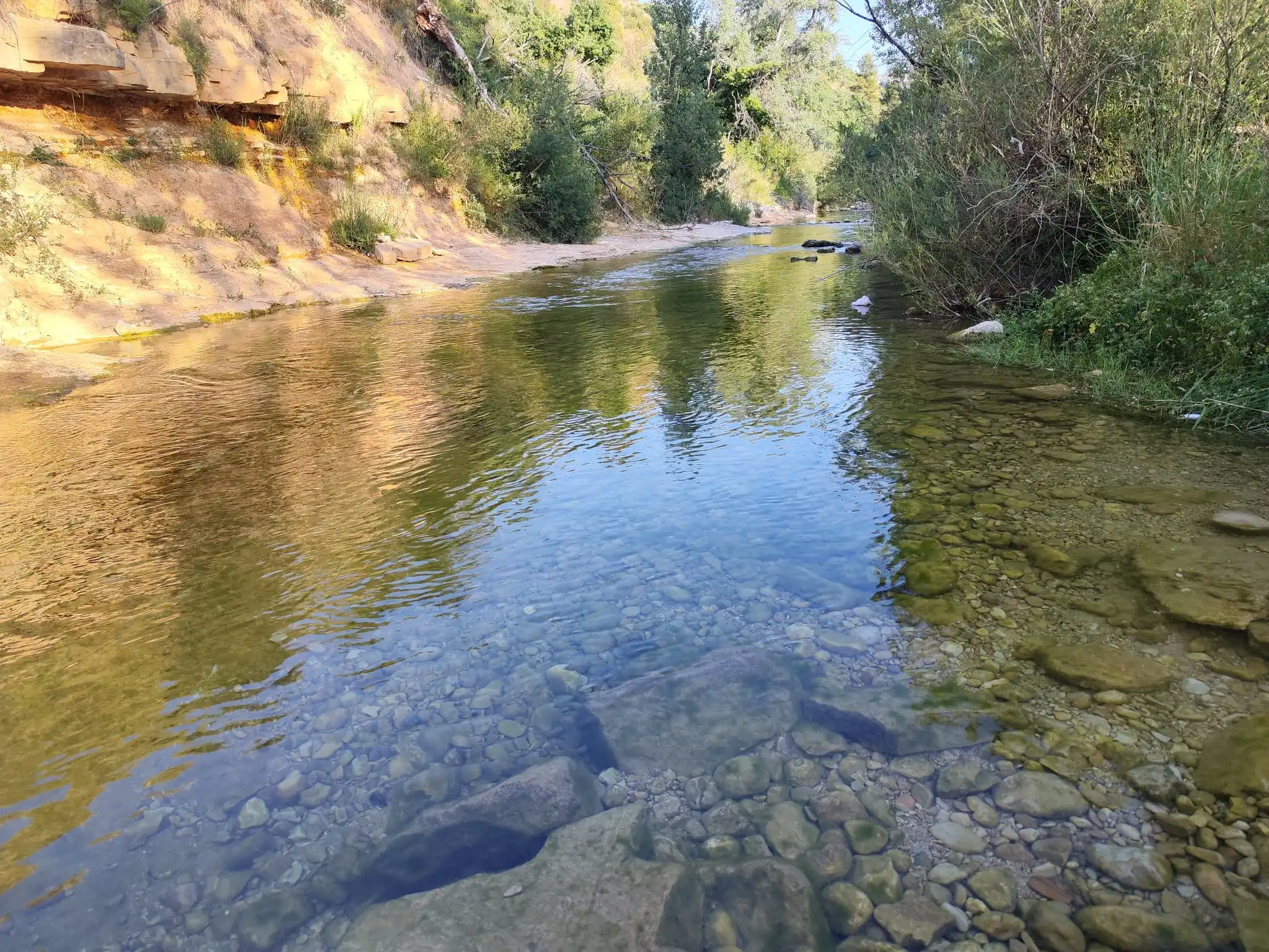 Toll de la Margarita en Valderrobres con agua cristalina y poca profundidad