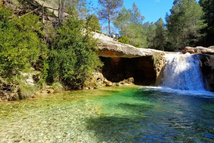 Toll del Vidre en Horta de Sant Joan, zona de baño natural cerca del Matarraña